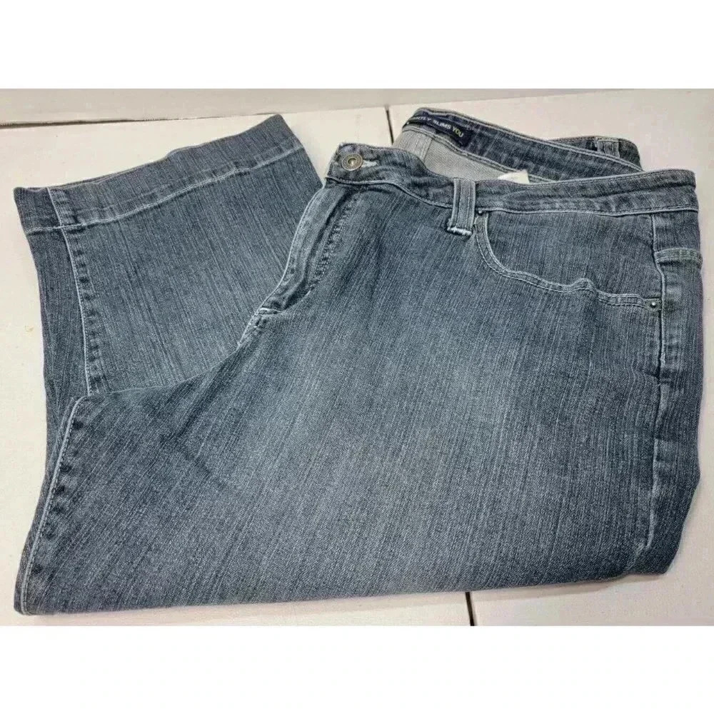 LEE RIDERS SLIMMING BLUE DENIM JEANS CROPPED PLUS SIZE 20WM, INSEAM 19.5”